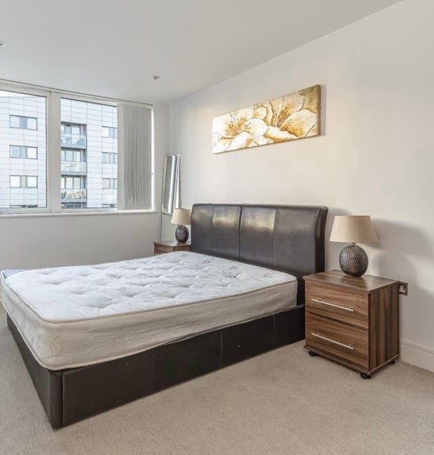Room Dowells Street in Greater London