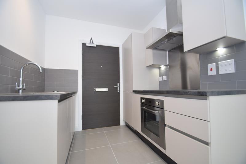 Flat Pinner Road in Greater London