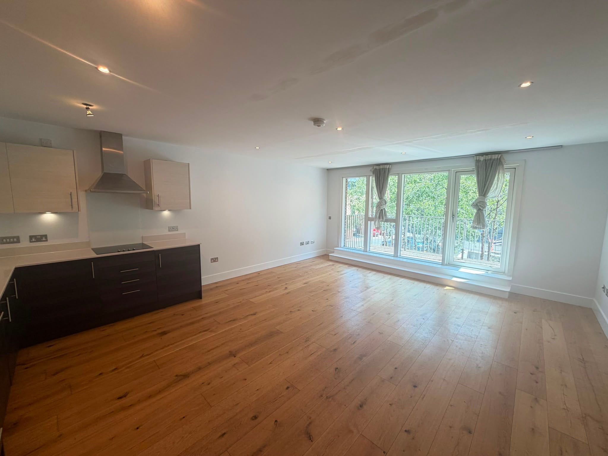 Flat Brandfield Street in City of Edinburgh