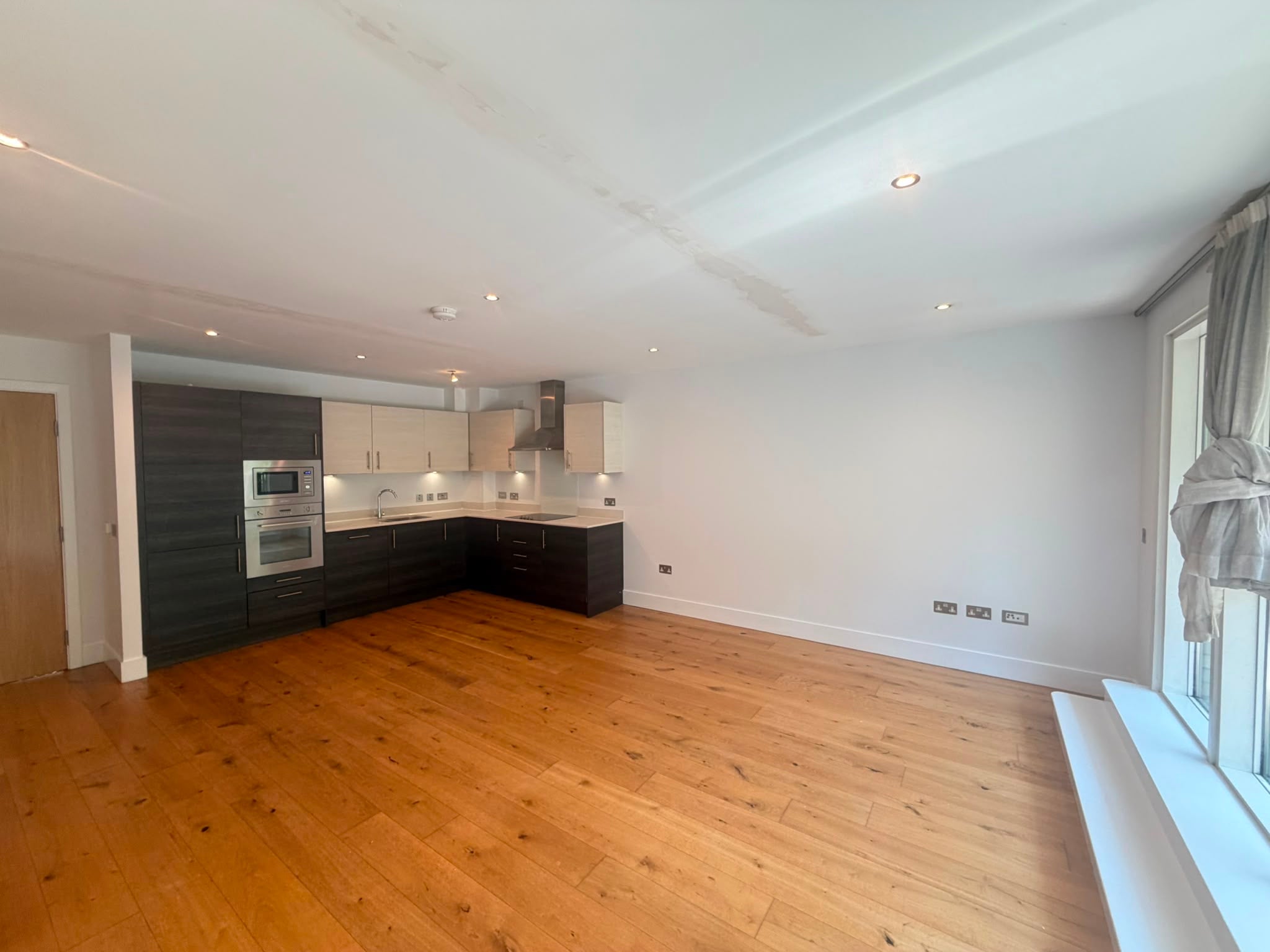 Flat Brandfield Street in City of Edinburgh