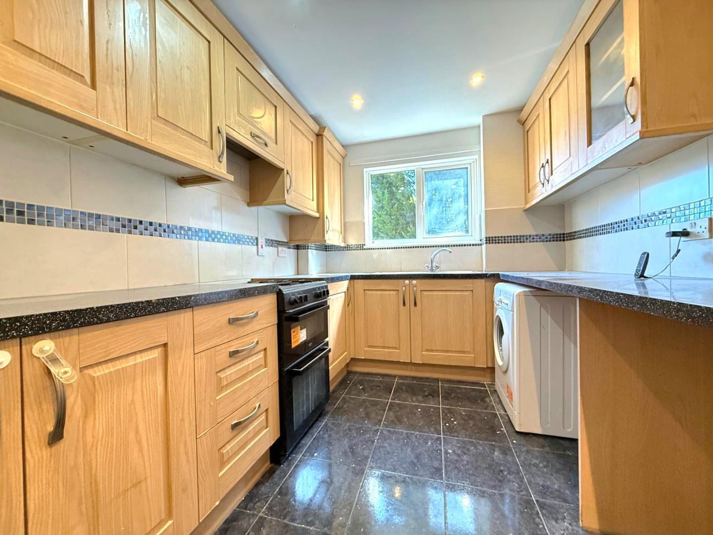 Flat Pitstone Road in Northampton