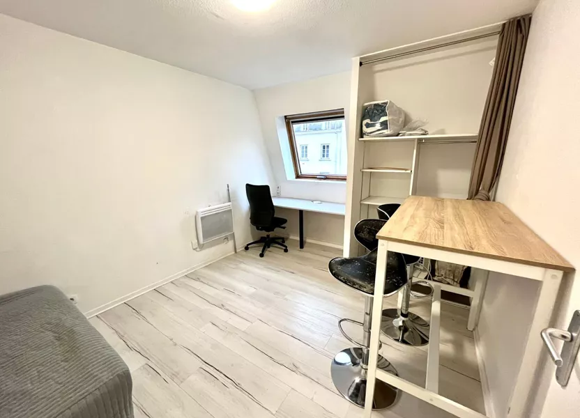 Flat Rue d'Anvers in Lyon