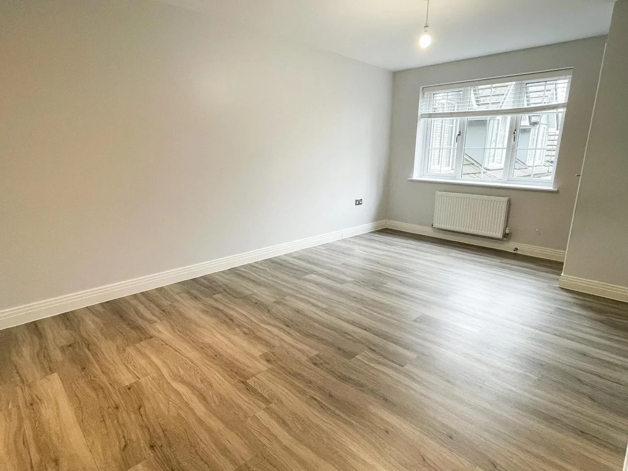 Flat Crawley Green Road in Luton