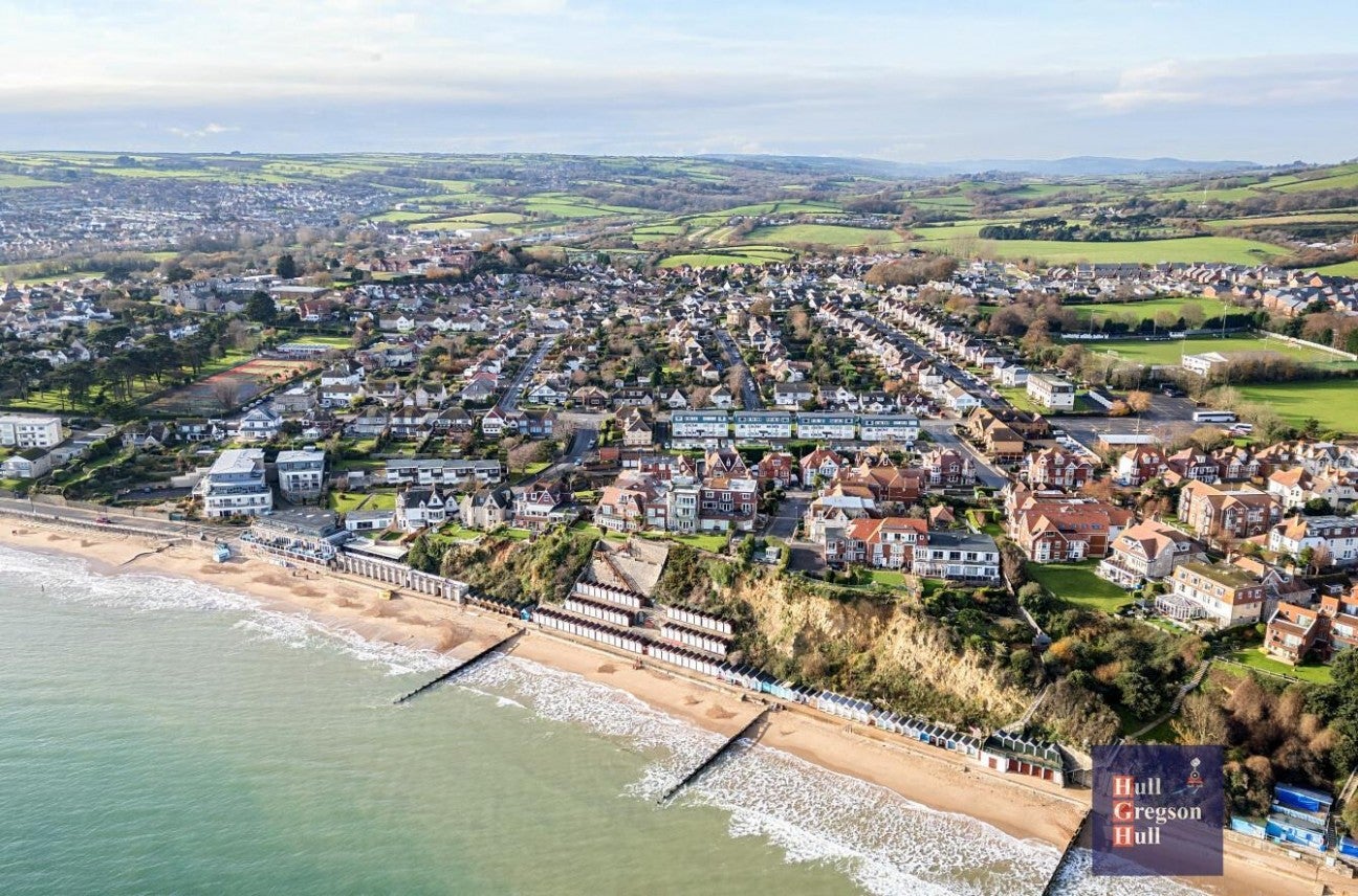 Flat Gannetts Park in Swanage
