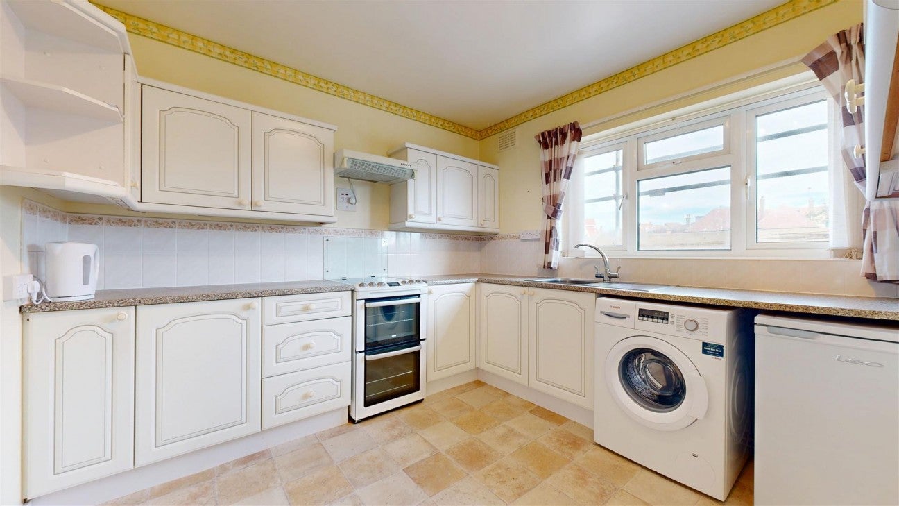 Flat Gannetts Park in Swanage