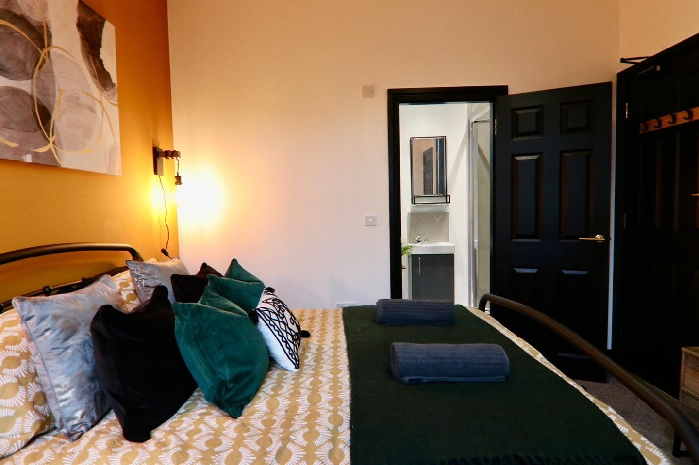Room Sharples Hall Street in Oldham