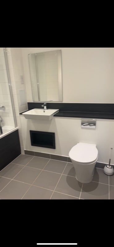 Flat Thunderer Street in Greater London