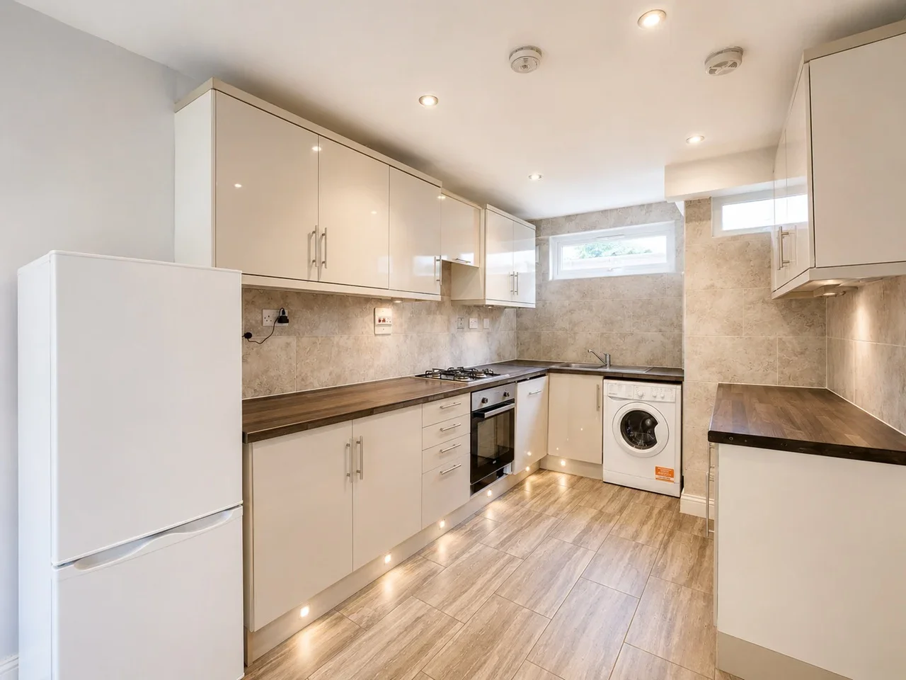 House Wesley Close in Greater London
