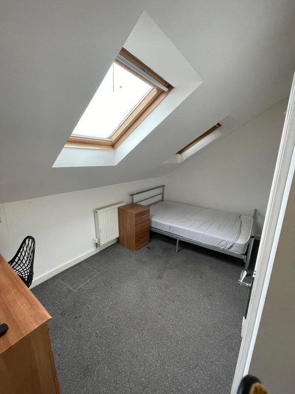 Room Mansfield Road in Nottingham