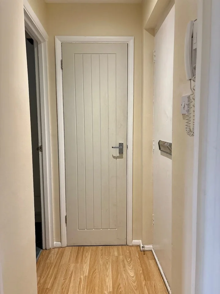 Flat Sydenham Road in Greater London