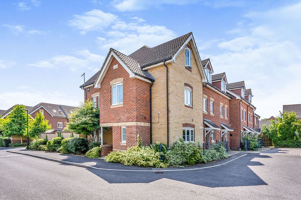 Flat Grevillea Avenue in Fareham