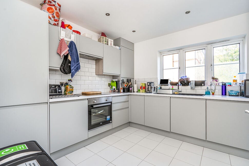 Flat Grevillea Avenue in Fareham