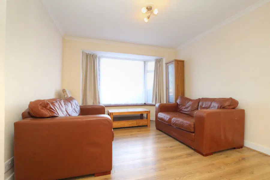 House Honeypot Lane in Greater London