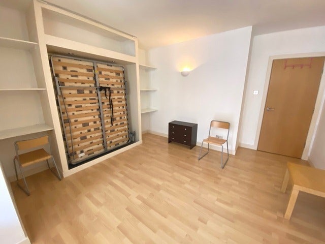 Flat York Place in Leeds