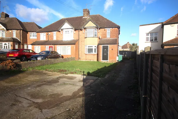 Flat Garston Crescent in Watford