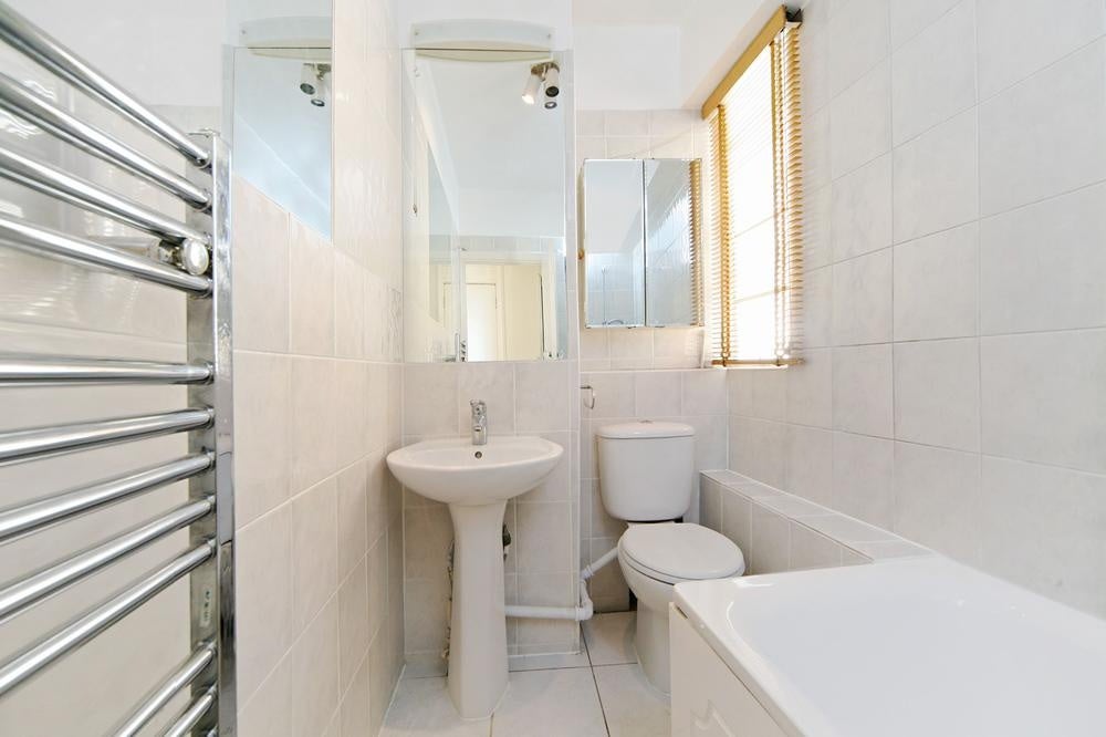 Flat Sloane Avenue in Greater London