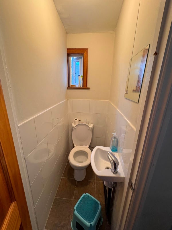 Room Hoe Street in Greater London