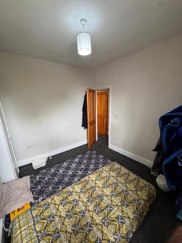Room Hoe Street in Greater London