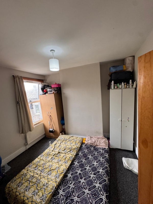 Room Hoe Street in Greater London