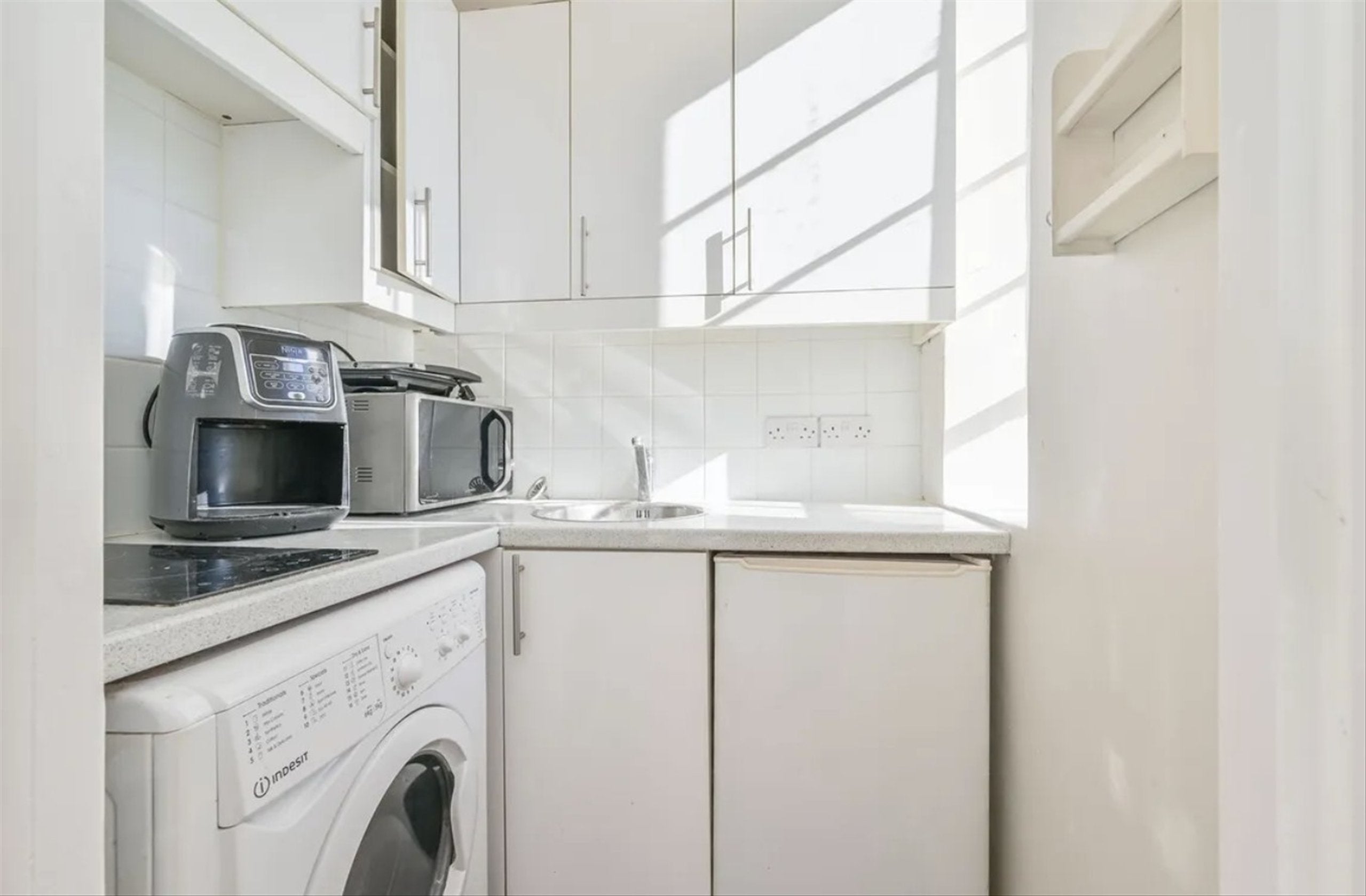 Flat Lucan Place in Greater London