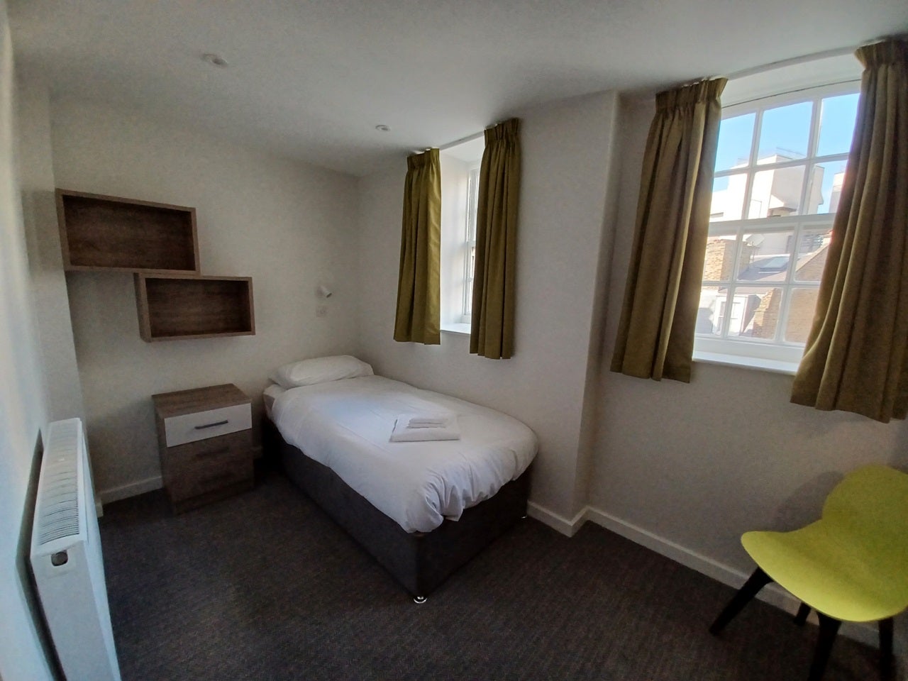 Room Foley Street in City of Westminster