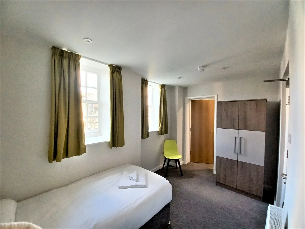 Room Foley Street in City of Westminster