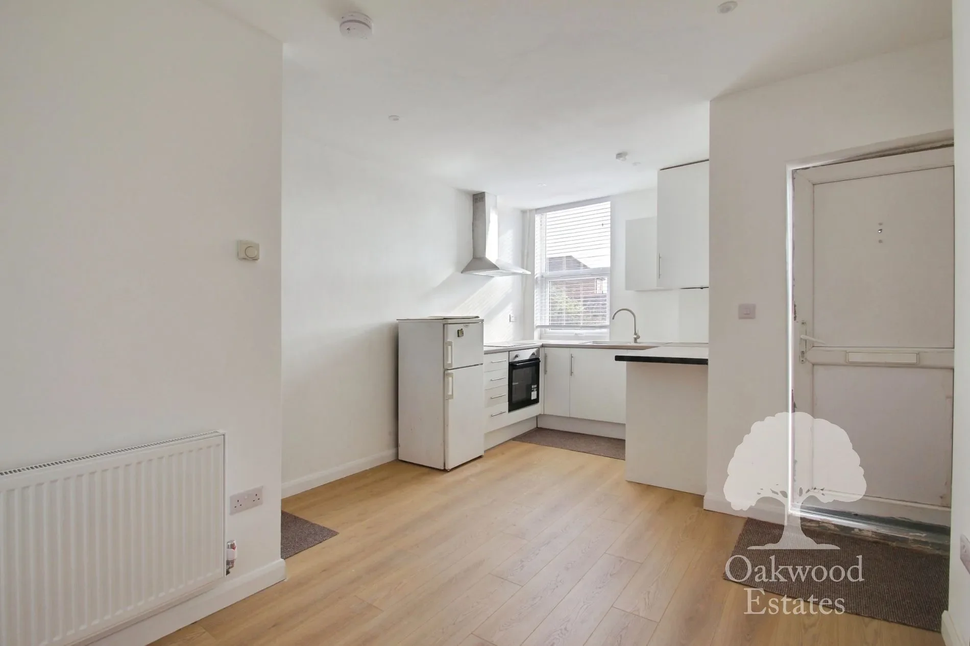Flat High Street in Greater London