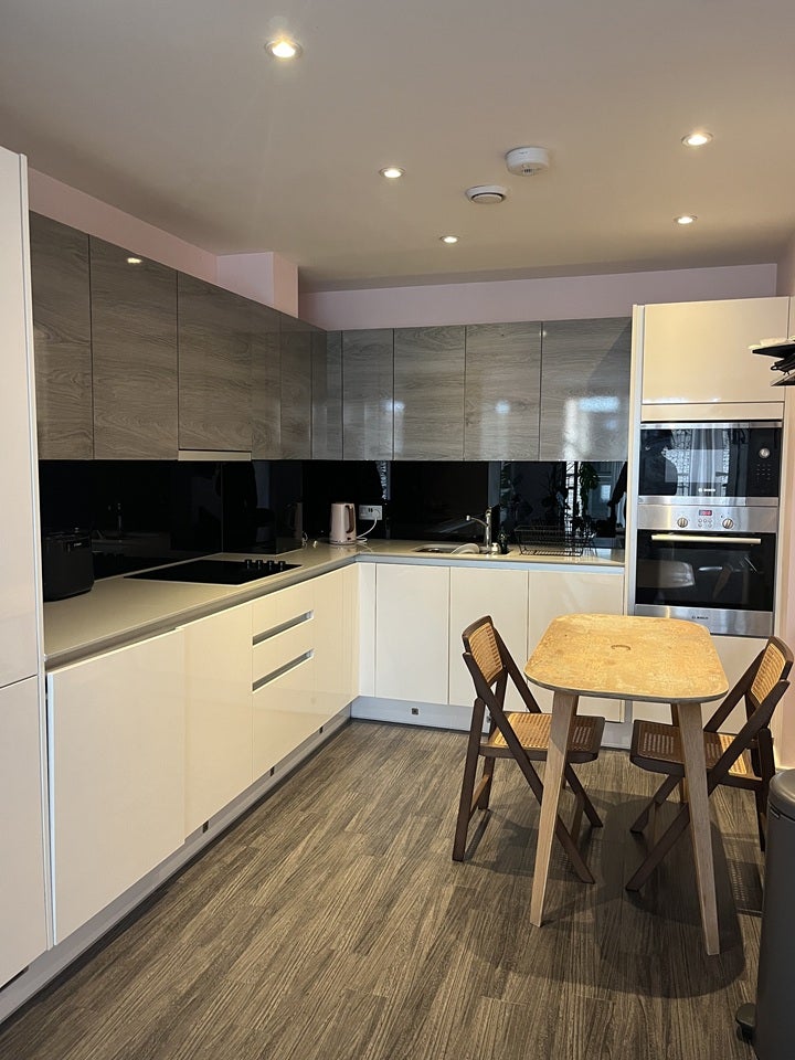 Flat Essex Wharf in Greater London