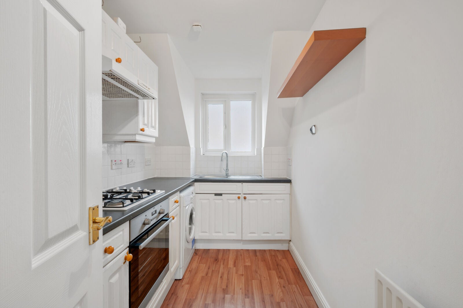 Flat Sir Cyril Black Way in Greater London