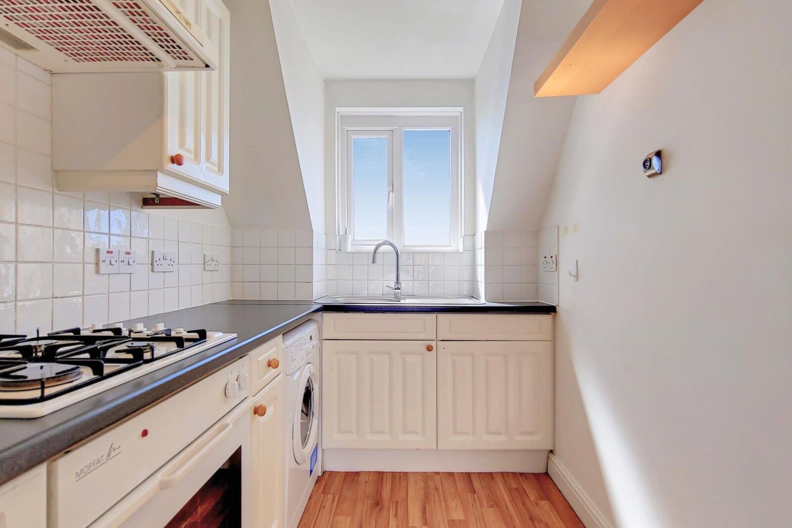 Flat Sir Cyril Black Way in Greater London