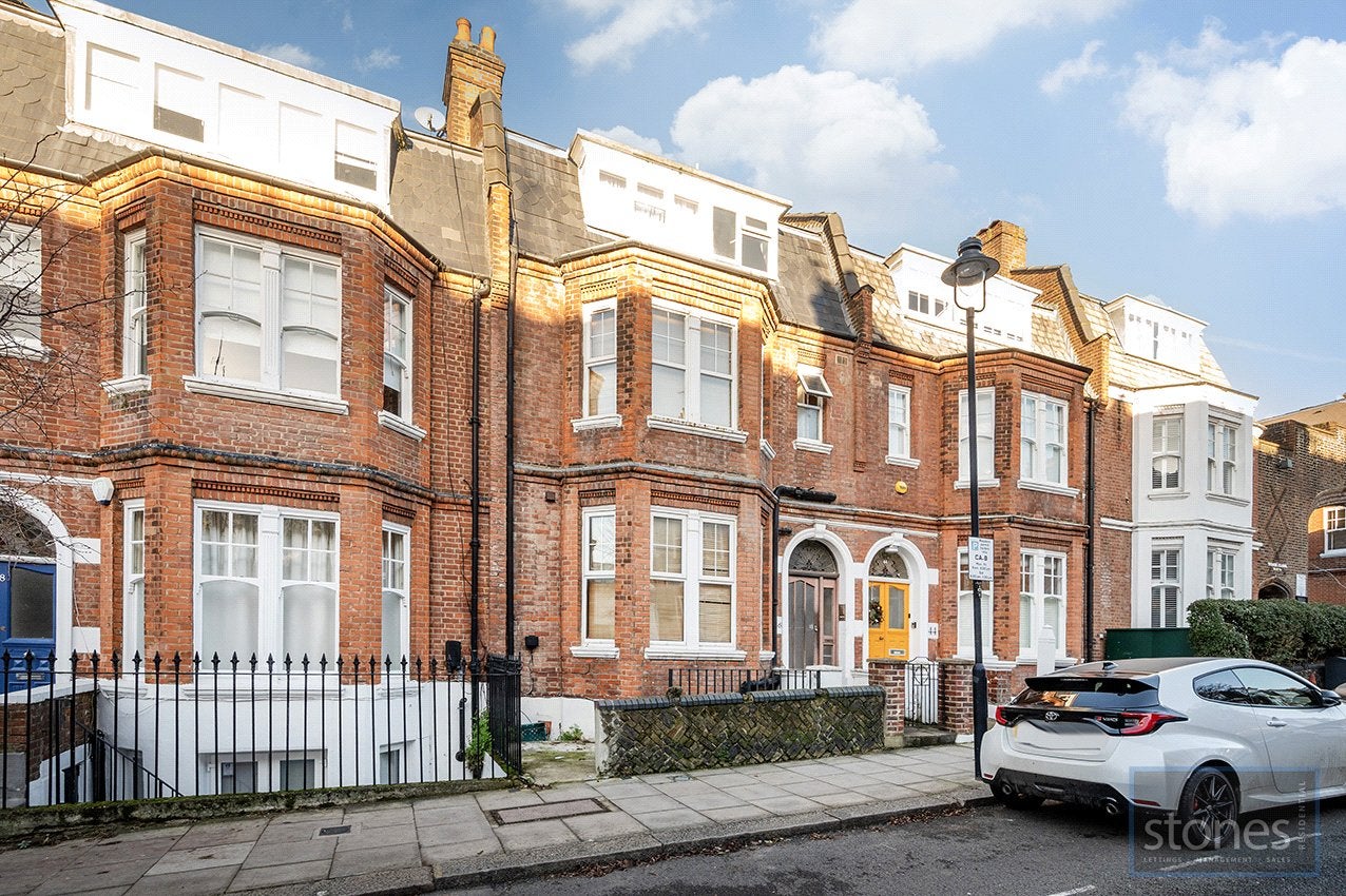 Flat Glenloch Road in Greater London