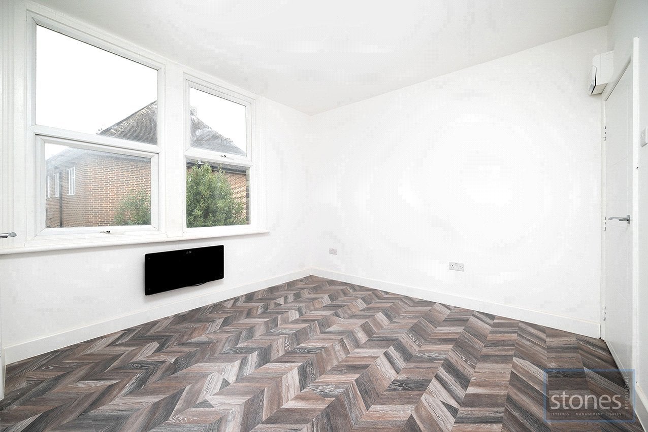 Flat Glenloch Road in Greater London