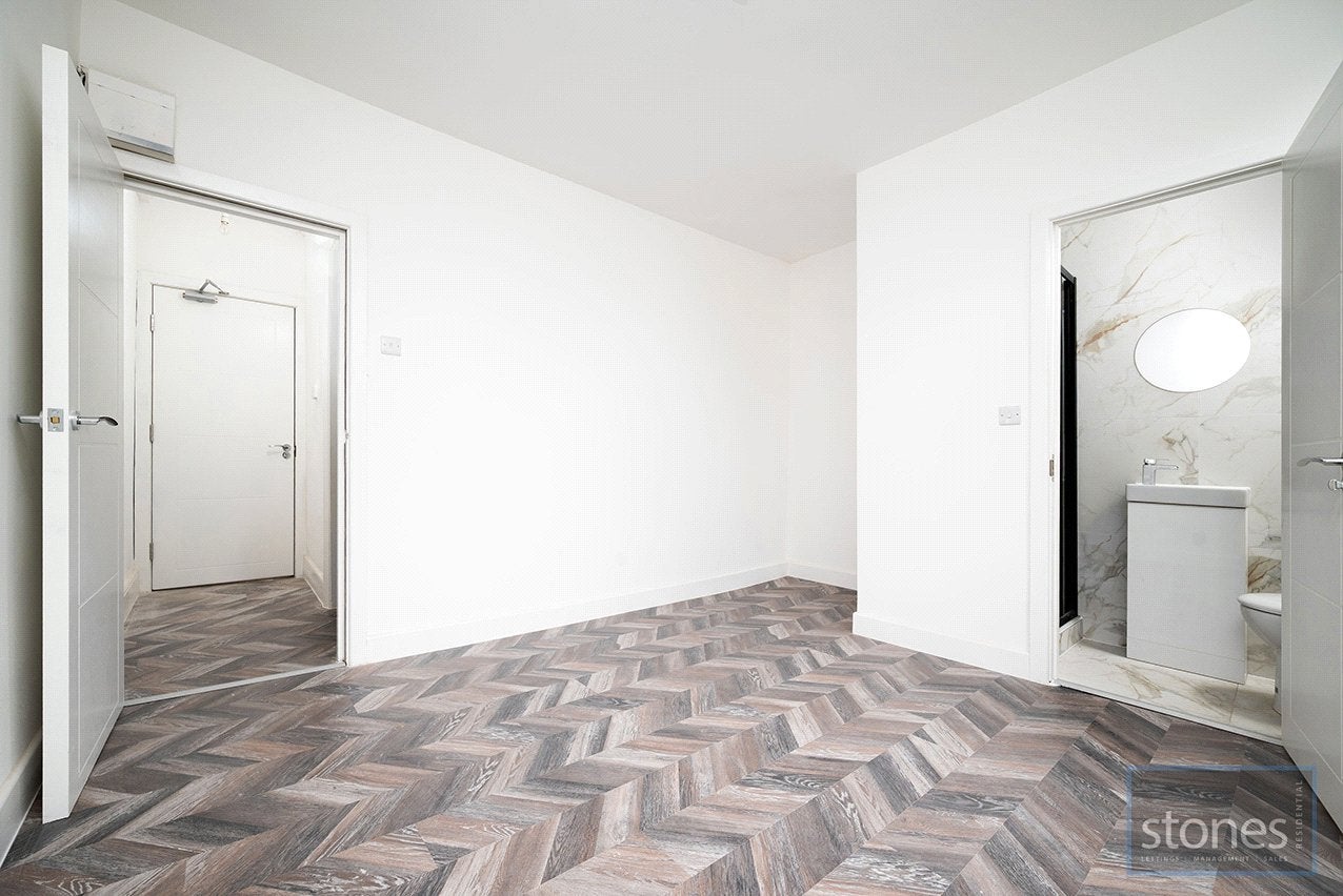 Flat Glenloch Road in Greater London