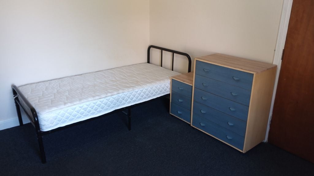 Room Windsor Street in Caerphilly