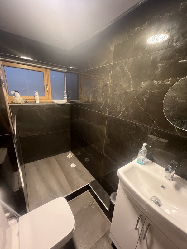 Room Badsey Road in Sandwell
