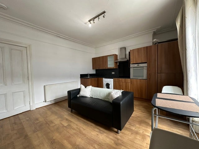 Flat Holburn Street in Aberdeen City