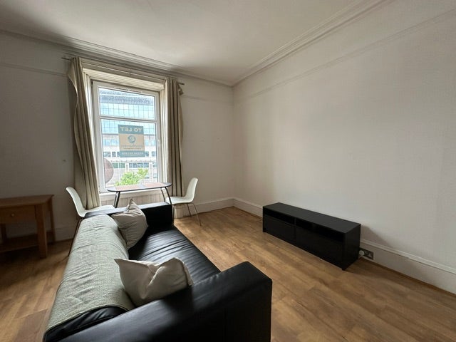 Flat Holburn Street in Aberdeen City