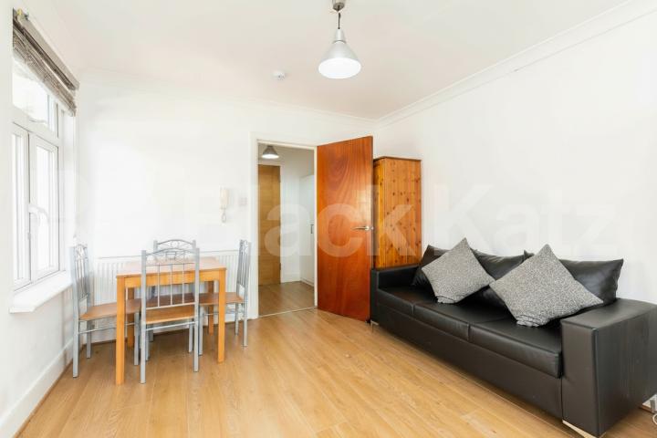 Flat Iverson Road in Greater London