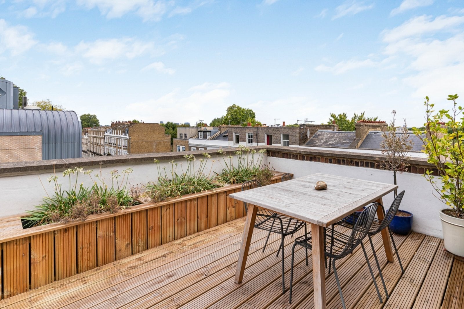 Flat Offord Road in Greater London