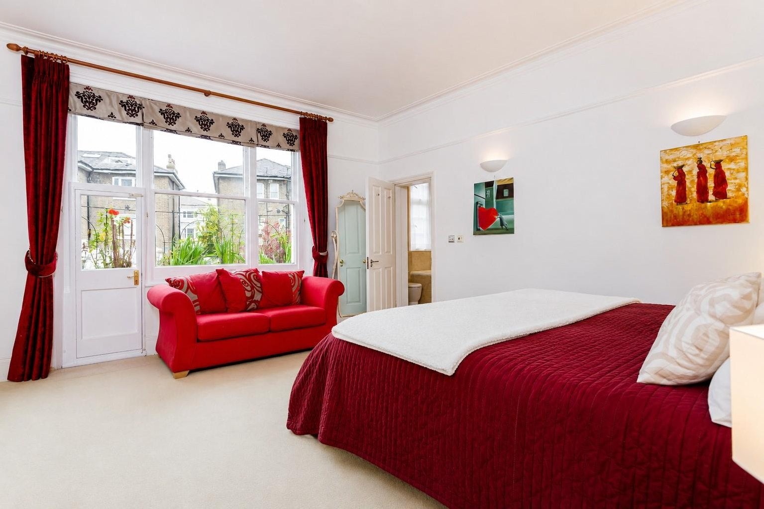 Flat Buckland Crescent in Greater London