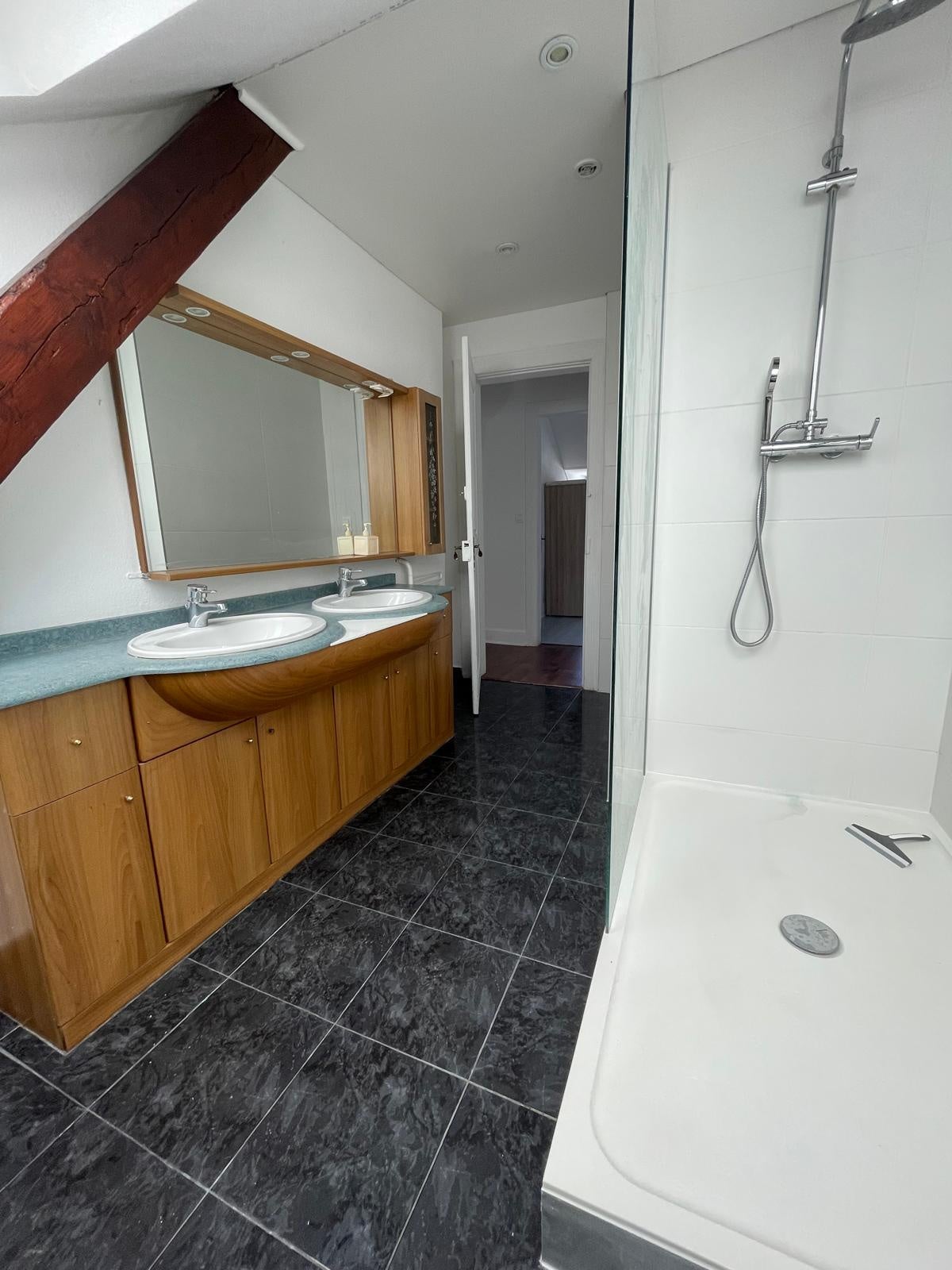 Room Rue de Cernay in Mulhouse