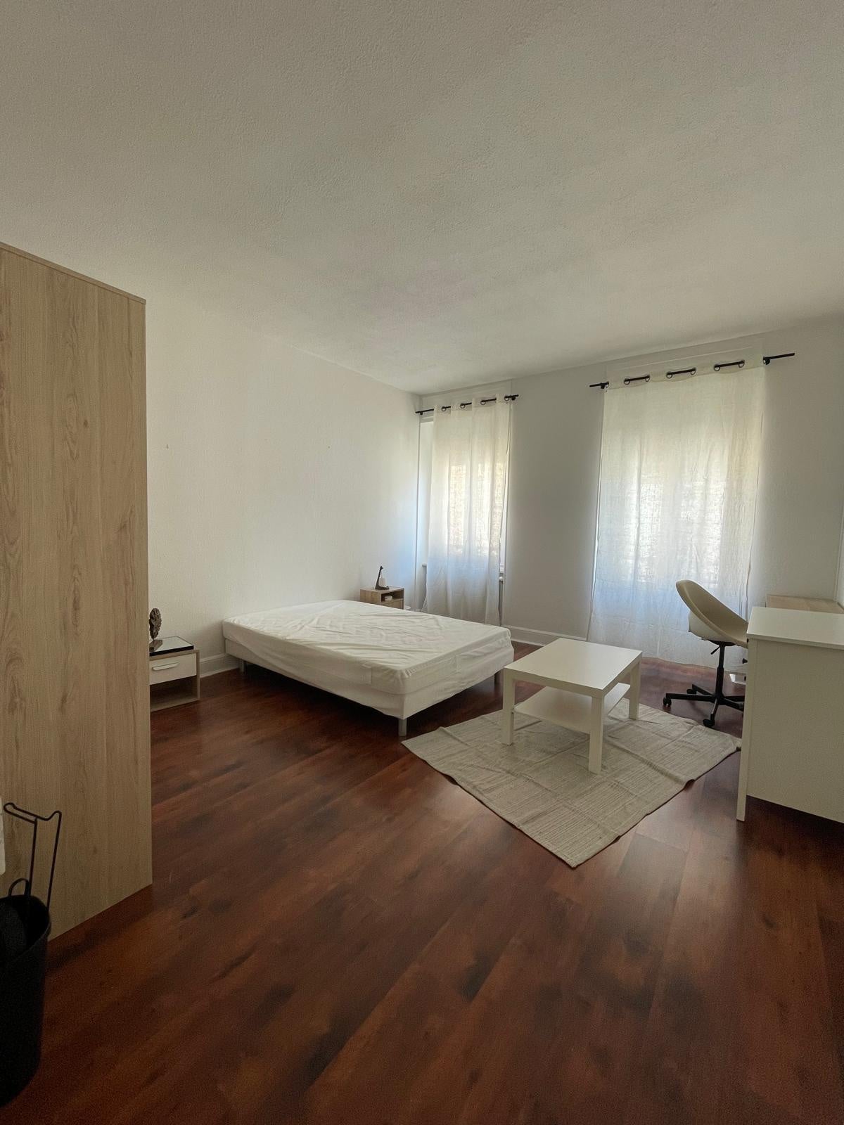 Room Rue de Cernay in Mulhouse