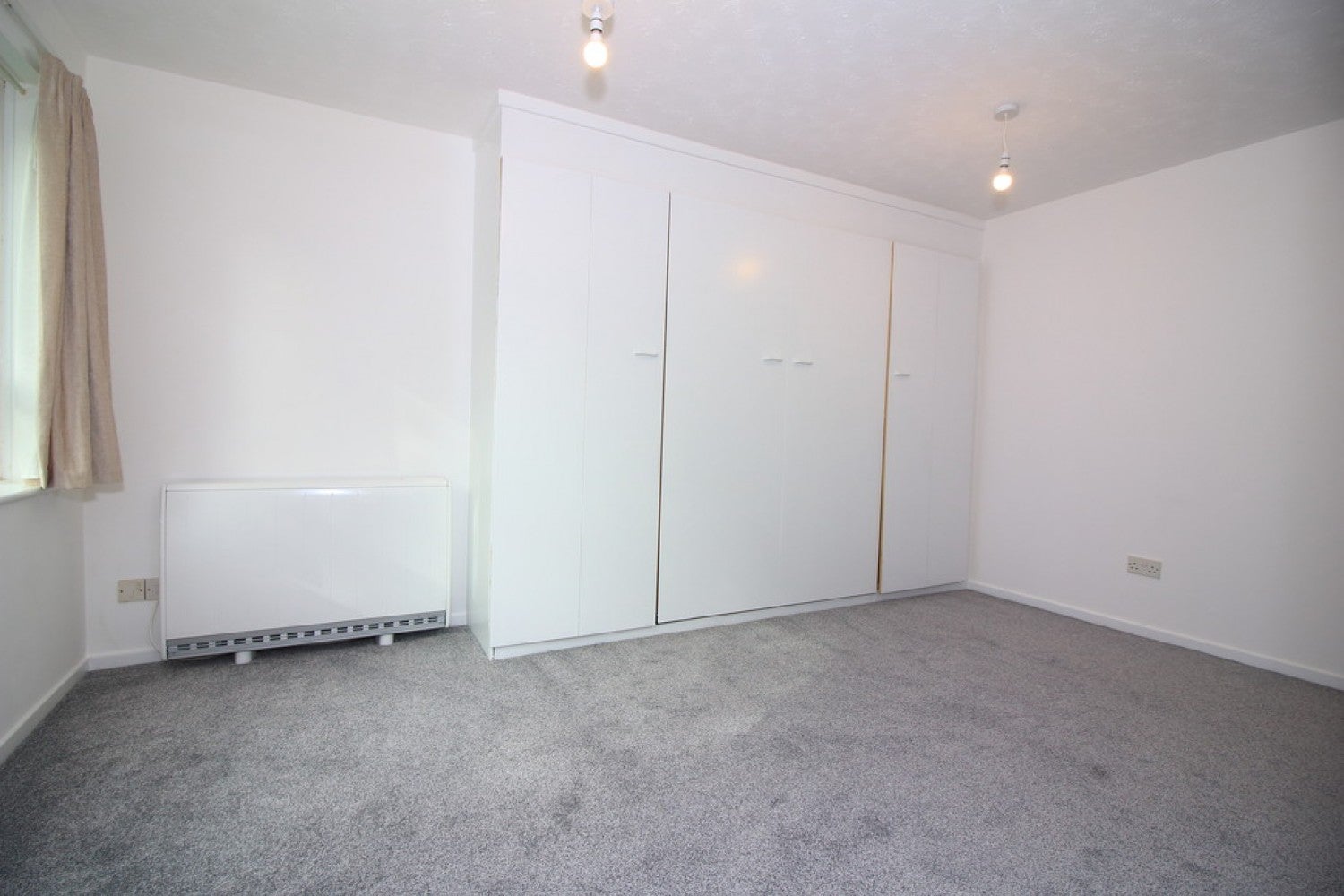 Flat Bankhill Drive in New Forest