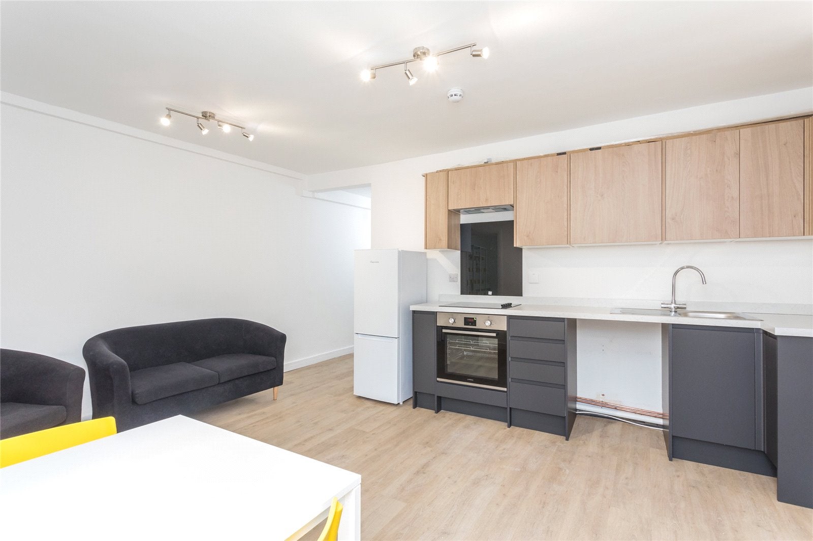 Flat York Grove in Brighton