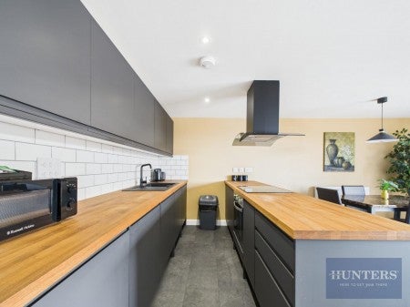 Flat Llanthony Road in Gloucester