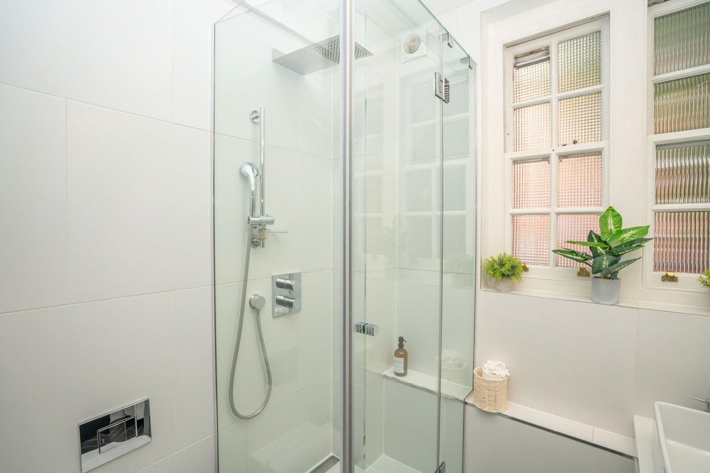 Flat Camlet Street in Greater London