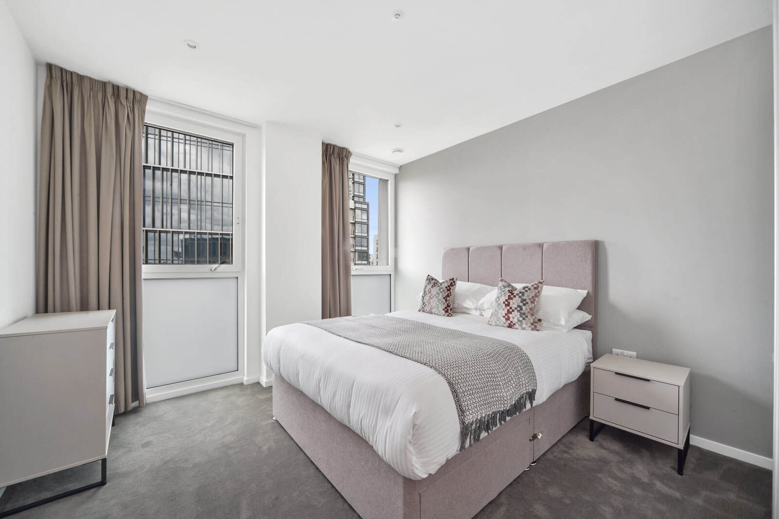 Flat Celebration Avenue in Greater London