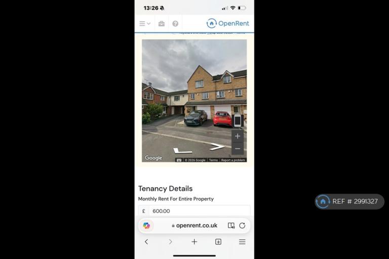 Flat Woodland Close in Wakefield