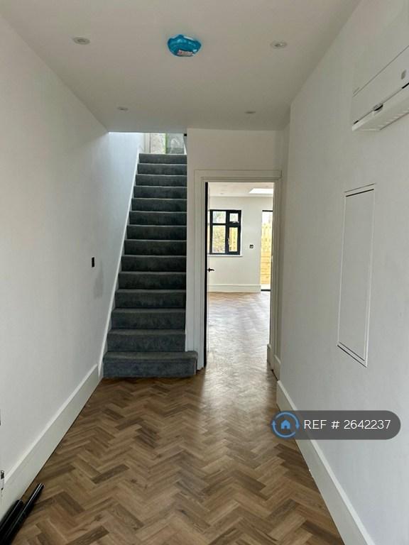 House Lullingstone Crescent in Greater London