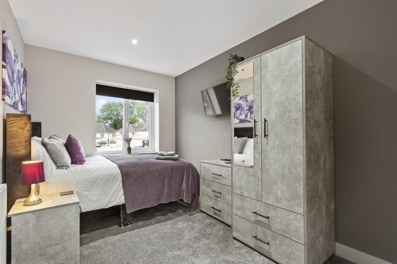 Room Attenborough Lane in Nottingham